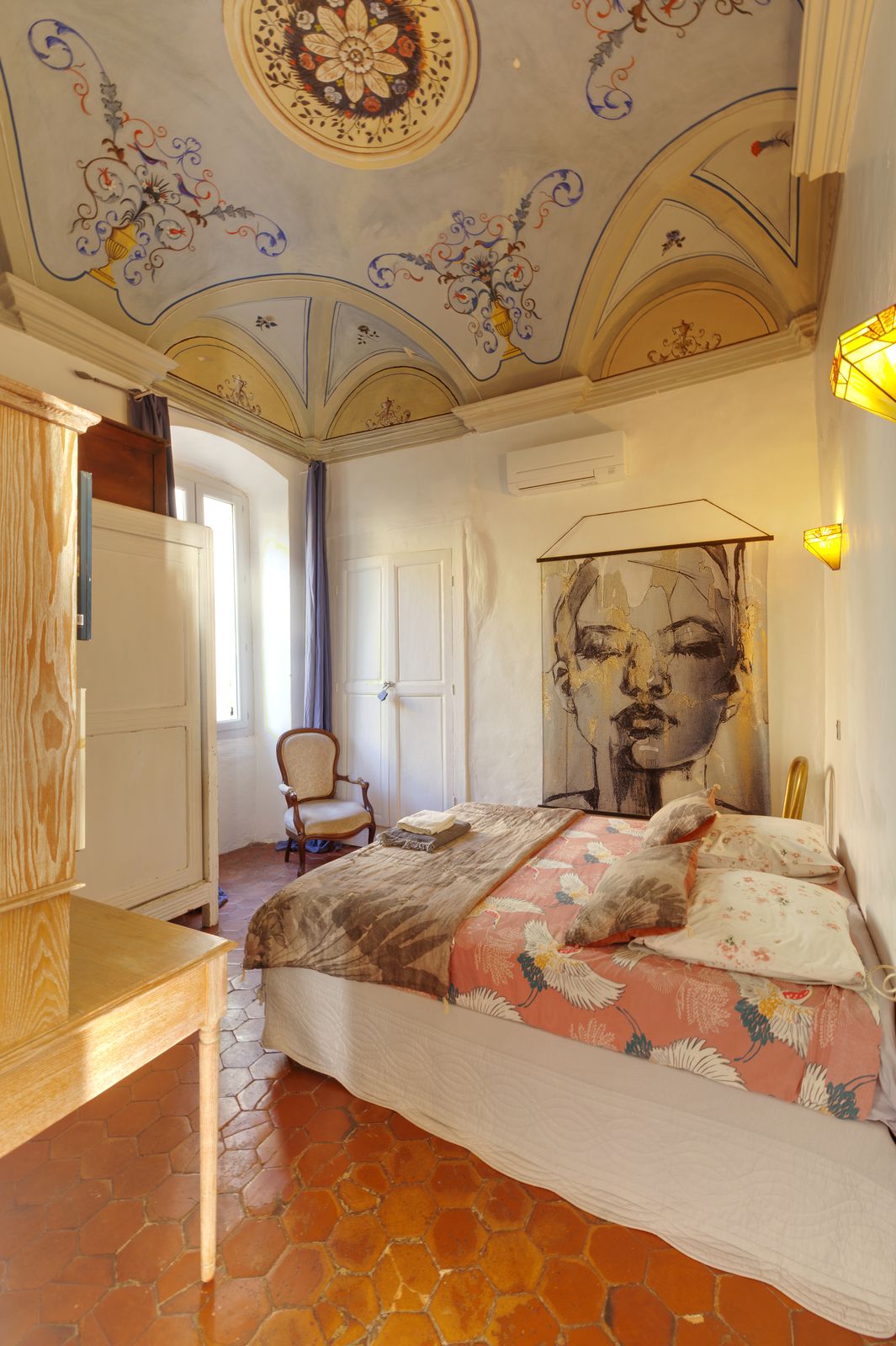 Chambre aux fresques
